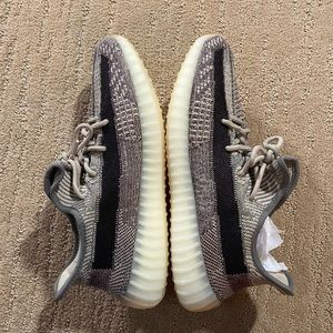 Adidas Yeezy Boost 350 V2 “Zyon”. Authentic from Adidas App. Size 11
